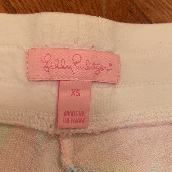 Lilly Pulitzer size XS comfy shorts. - Picture 4 of 6